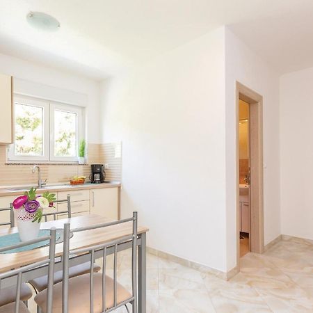 Awesome Apartment In Krvavica With Kitchen Exterior foto