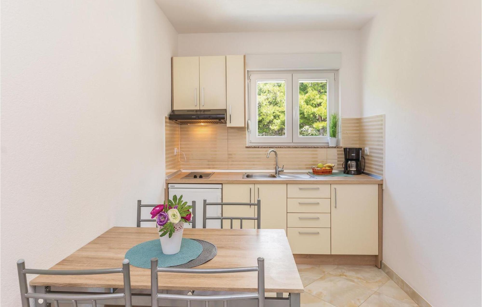 Awesome Apartment In Krvavica With Kitchen Exterior foto